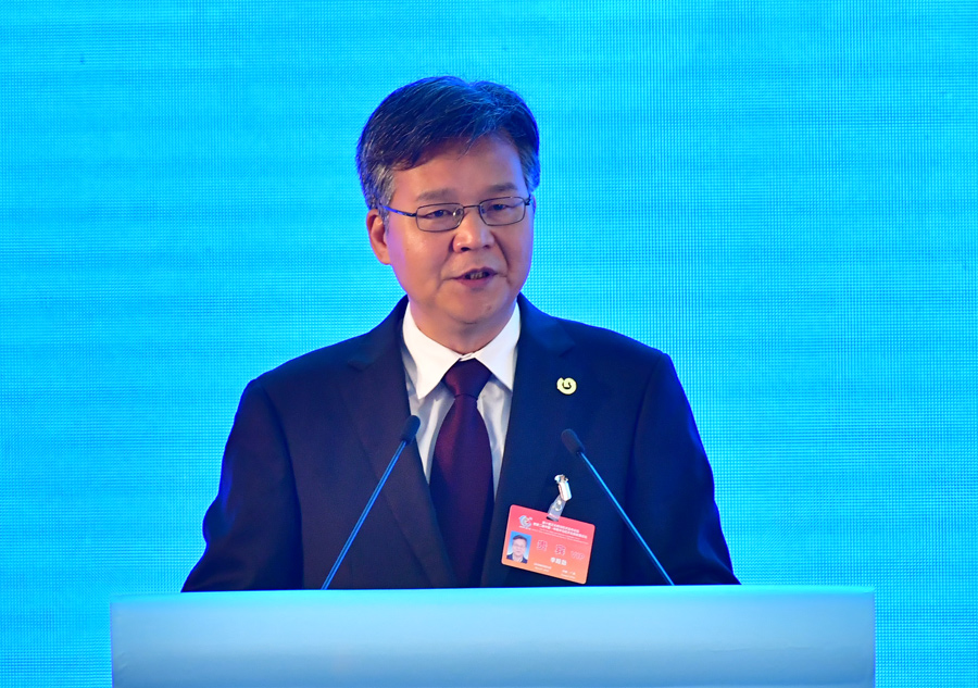 重庆市副市长李殿勋发表主旨演讲