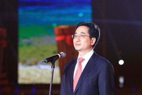 张晓钦宣布2012中国钦州蚝情节开幕